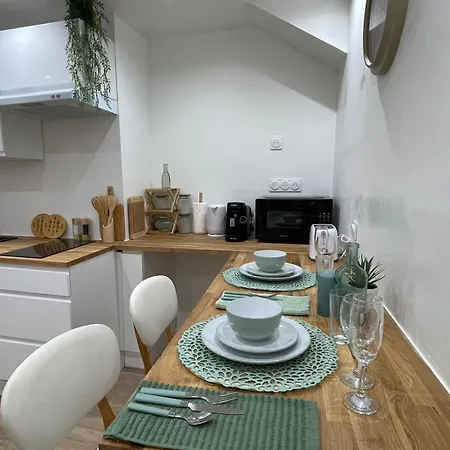Chic Cocon In Apartment